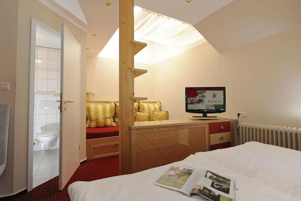 Landidyll Hotel Haus Hochstein Eslohe Esterno foto
